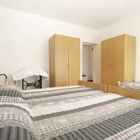 Slavica 2010 * 풀라