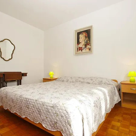 Slavica 2010 아파트 풀라